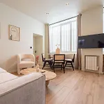 Elegant Flat Near Republique & Canal Saint Martin パリ
