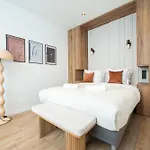 Elegant Flat Near Republique & Canal Saint Martin