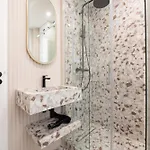 Elegant Flat Near Republique & Canal Saint Martin アパート パリ