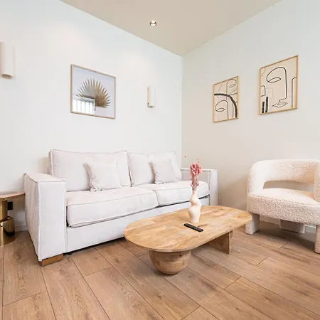 Elegant Flat Near Republique & Canal Saint Martin Apartment
