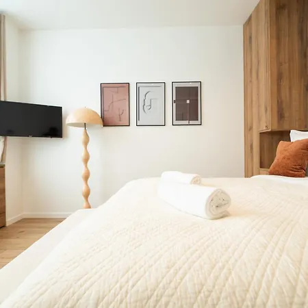 Elegant Flat Near Republique & Canal Saint Martin Apartment *