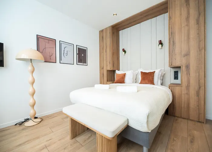 Elegant Flat Near Republique & Canal Saint Martin