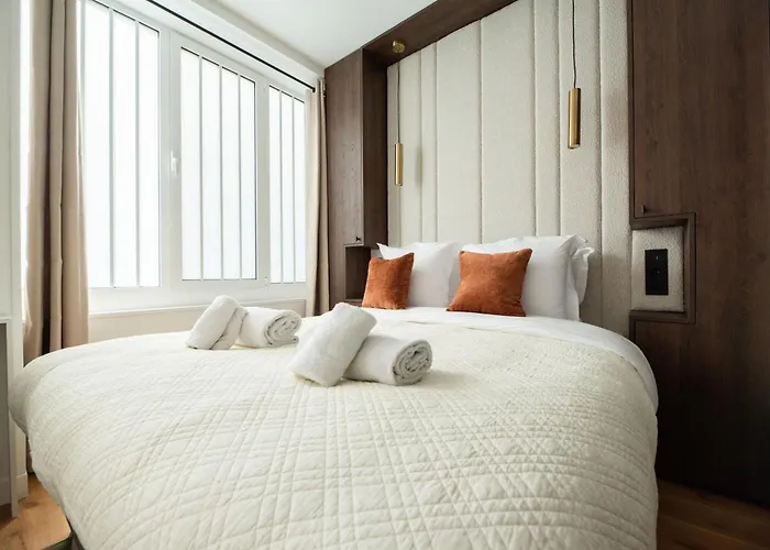 Elegant Flat Near Republique & Canal Saint Martin * Paříž