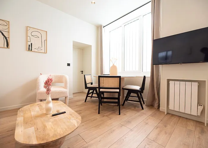 Elegant Flat Near Republique & Canal Saint Martin Paříž